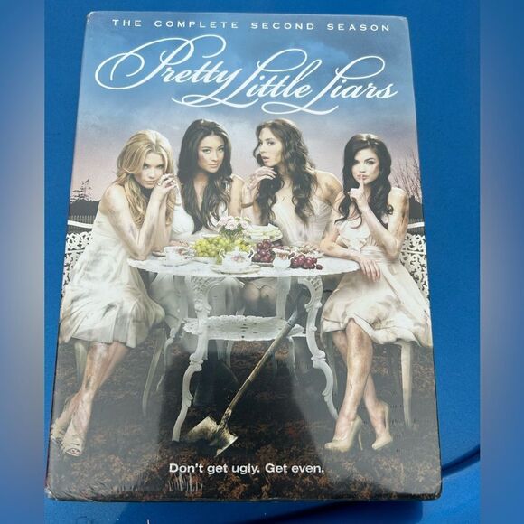 Pretty Little Liars The Complete Second Season DVD Set NWT - Picture 1 of 2